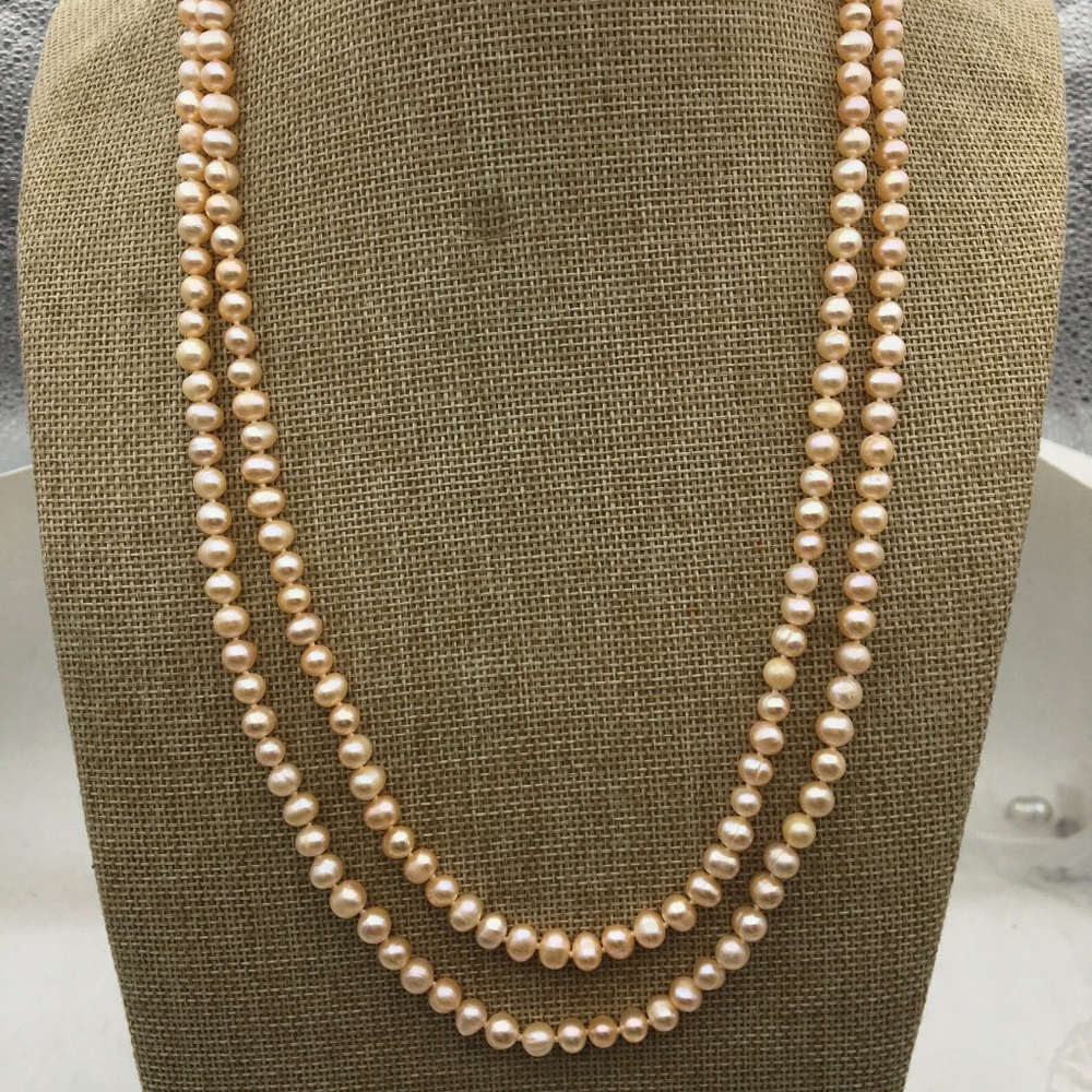 52 Inches AA 5-6mm Natural PEACH Cultured Pearl Necklace - HAND KNOTTED - Picture 2 of 2